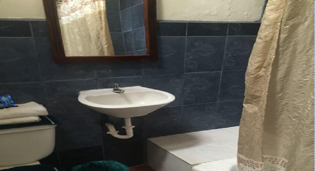 Hostal La Chorrera Кито Экстерьер фото